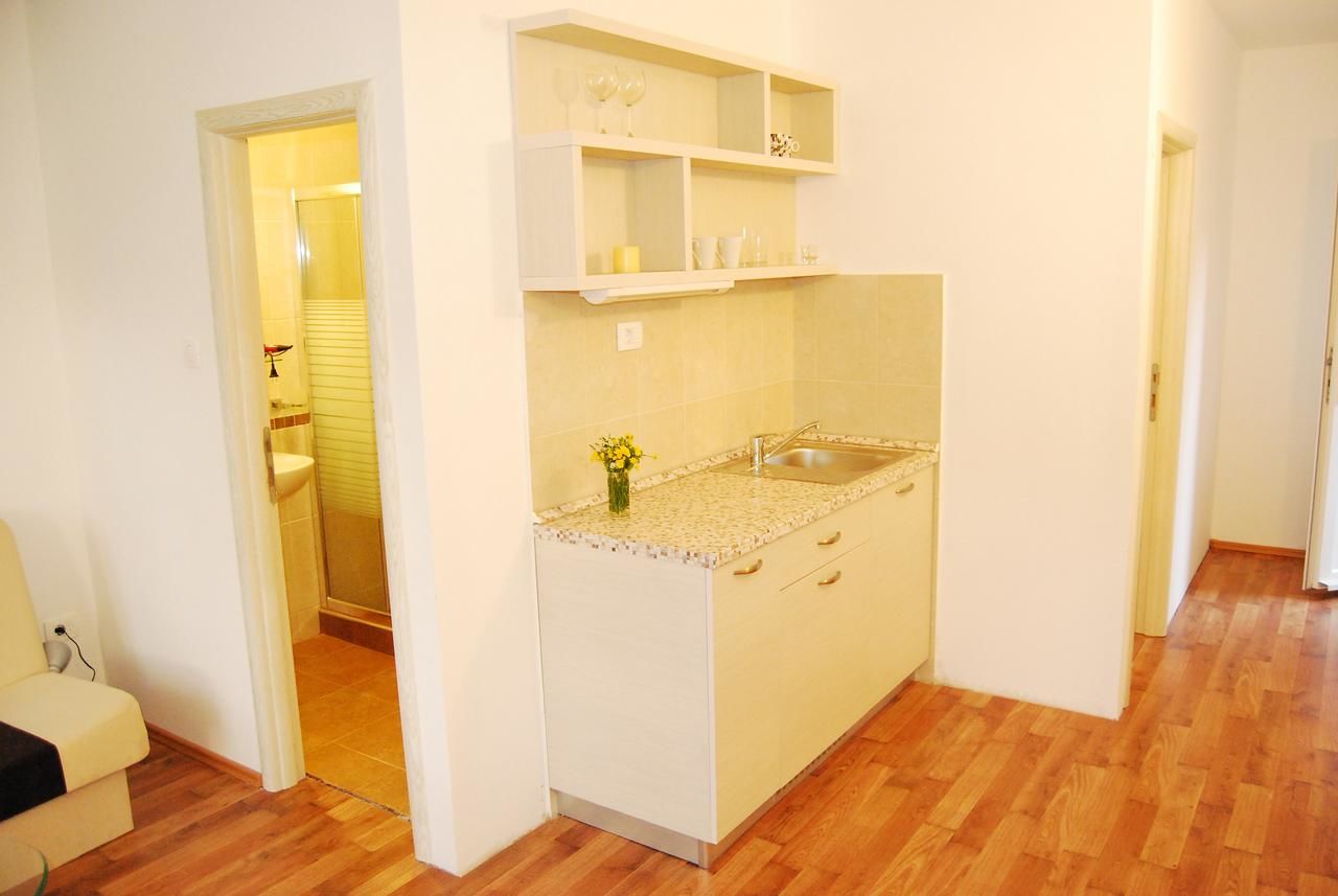 Отель Hotel Art Media Херцег-Нови