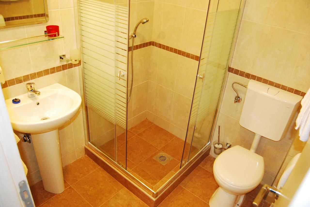 Отель Hotel Art Media Херцег-Нови