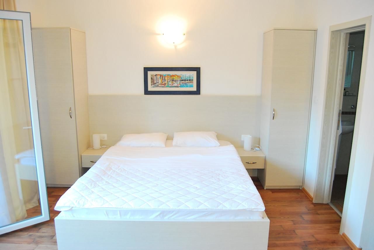 Отель Hotel Art Media Херцег-Нови