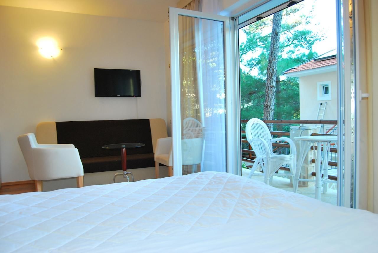 Отель Hotel Art Media Херцег-Нови