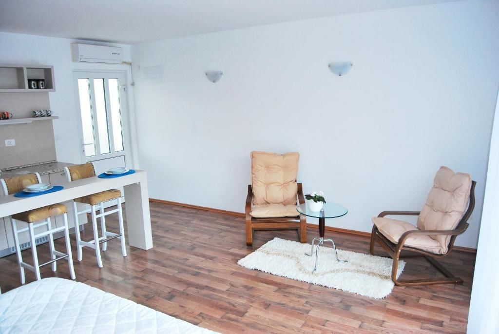 Отель Hotel Art Media Херцег-Нови