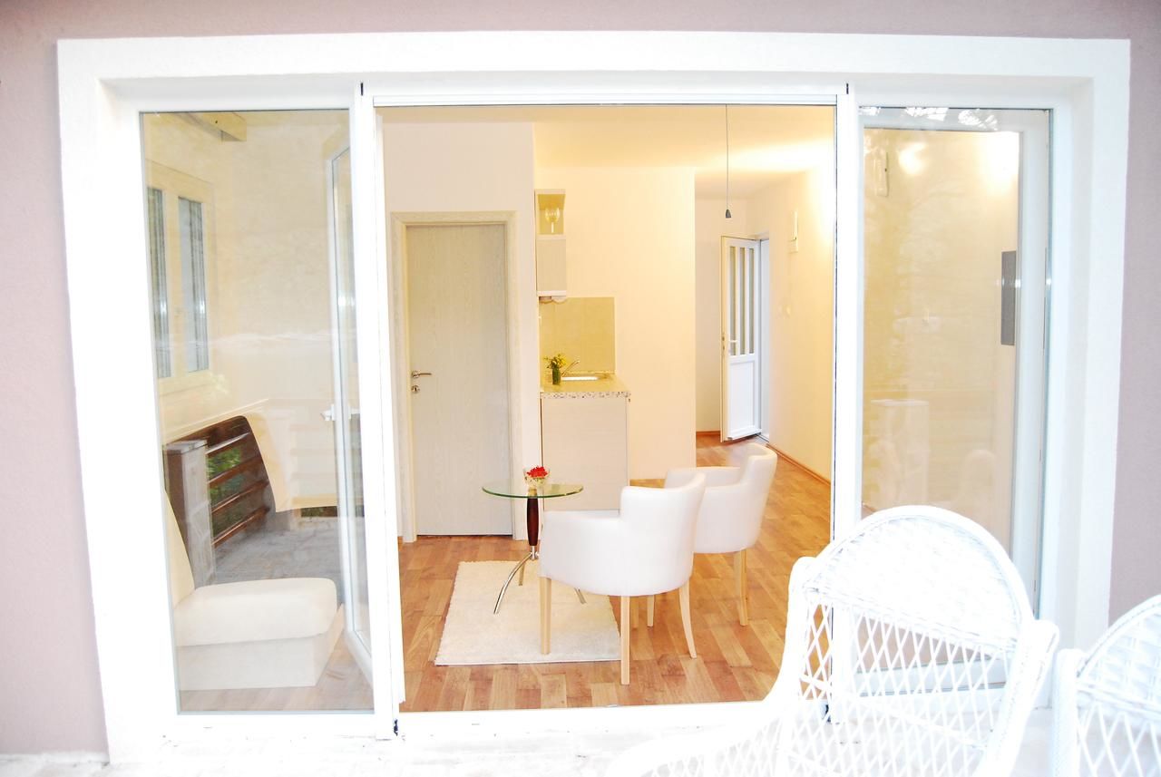 Отель Hotel Art Media Херцег-Нови